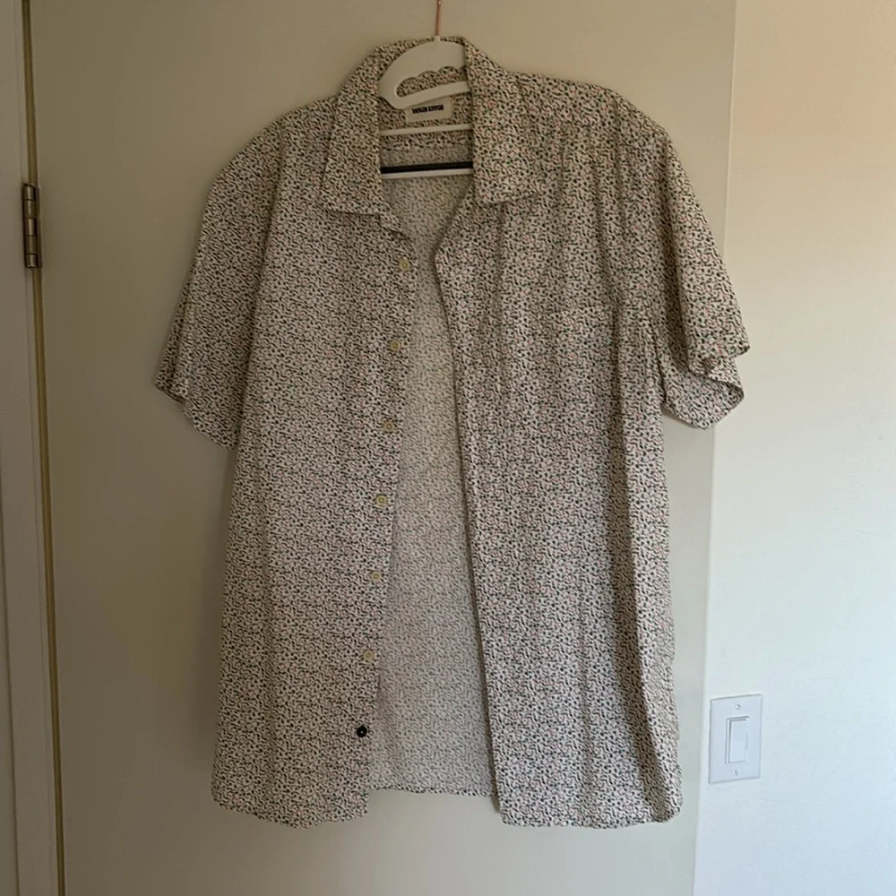 Taylor Stitch short sleeve Hawthorn in CA Poppy - Picture 4 of 4